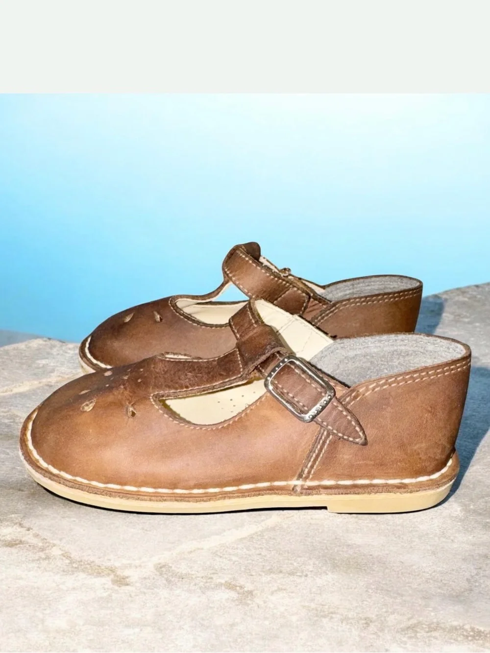 L’AMOUR CHELSEA T-STRAP brown mary Jane dress shoes girl’s size 9